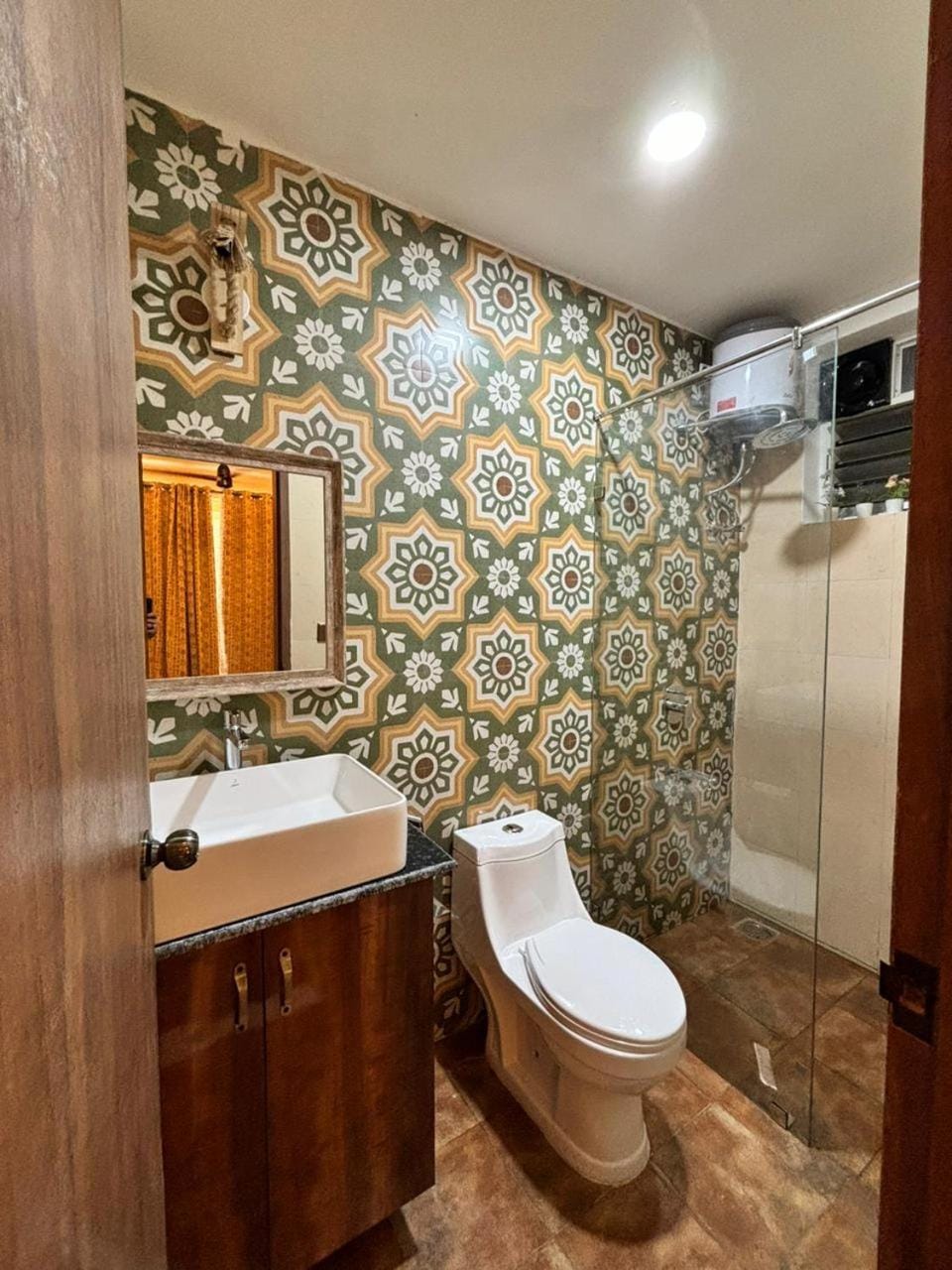 Shower, Toilet, Bathroom