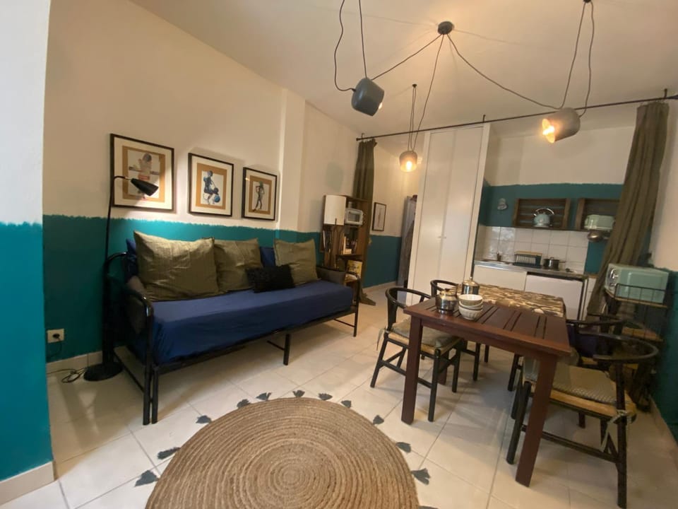 Living room, Dining area
