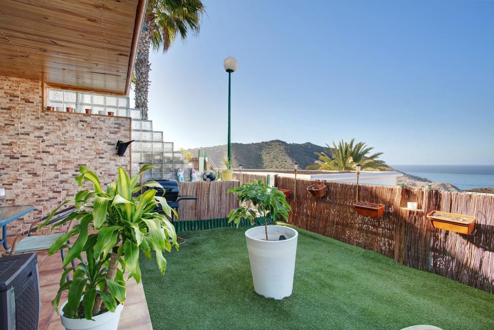 Property building, Balcony/Terrace, Living room