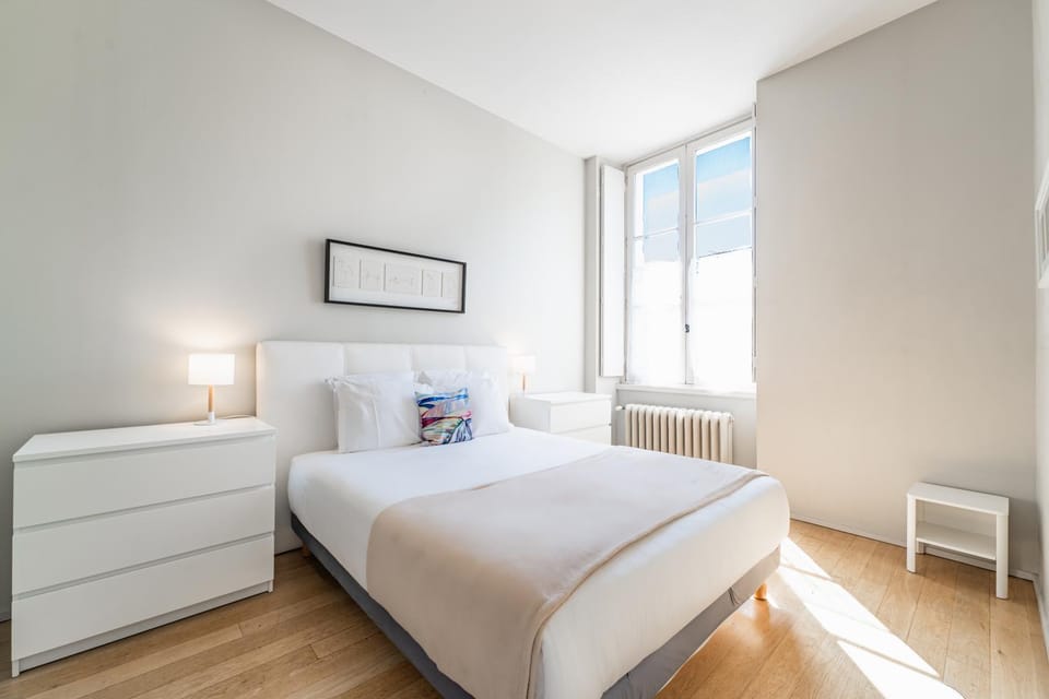 Appartement T3 de Prestige proche du Jardin Public de Bordeaux Apartment in Bordeaux