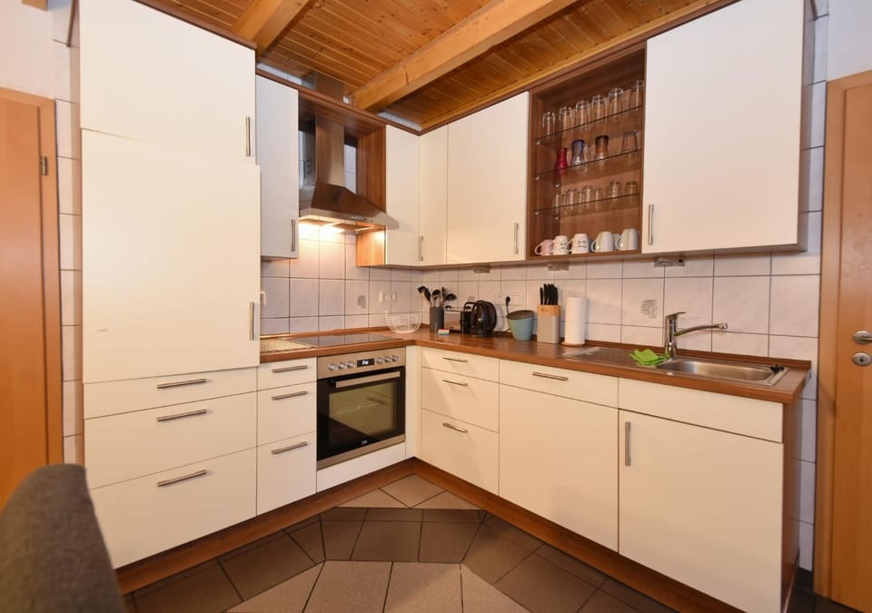 Coffee/tea facilities, Kitchen or kitchenette, dishwasher, minibar, pet friendly, stove, toaster