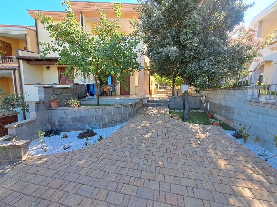 Property building, Garden, Garden view