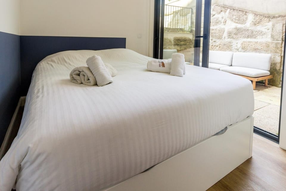 Patio, Bed, Photo of the whole room, Bedroom, towels