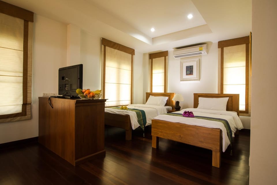 Bed, TV and multimedia