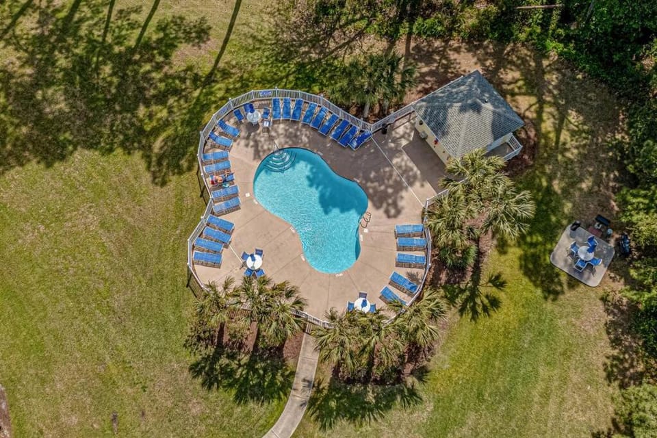 Bird's eye view, Swimming pool