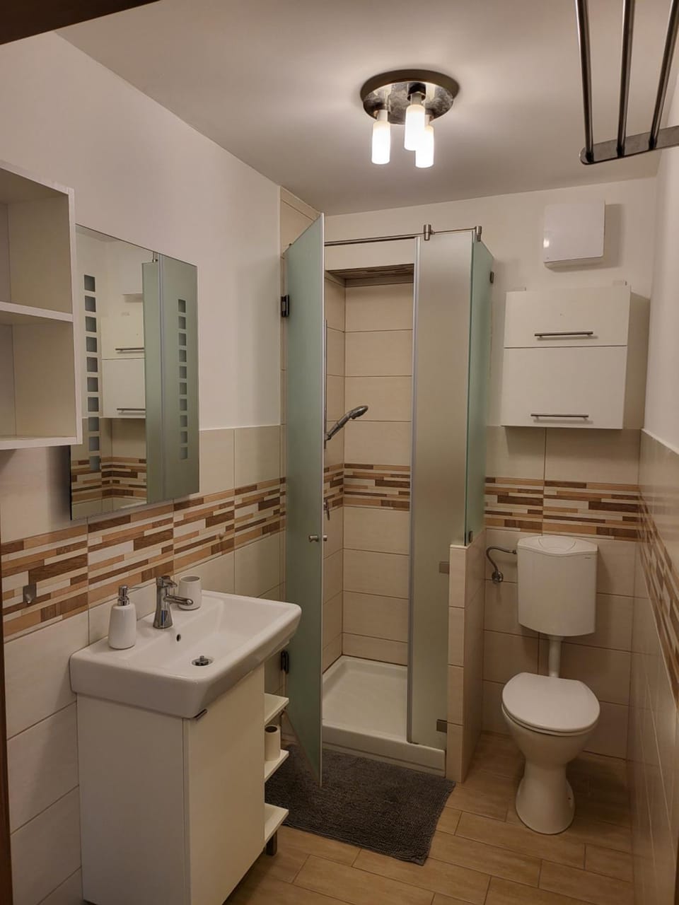 Shower, Toilet, Bathroom