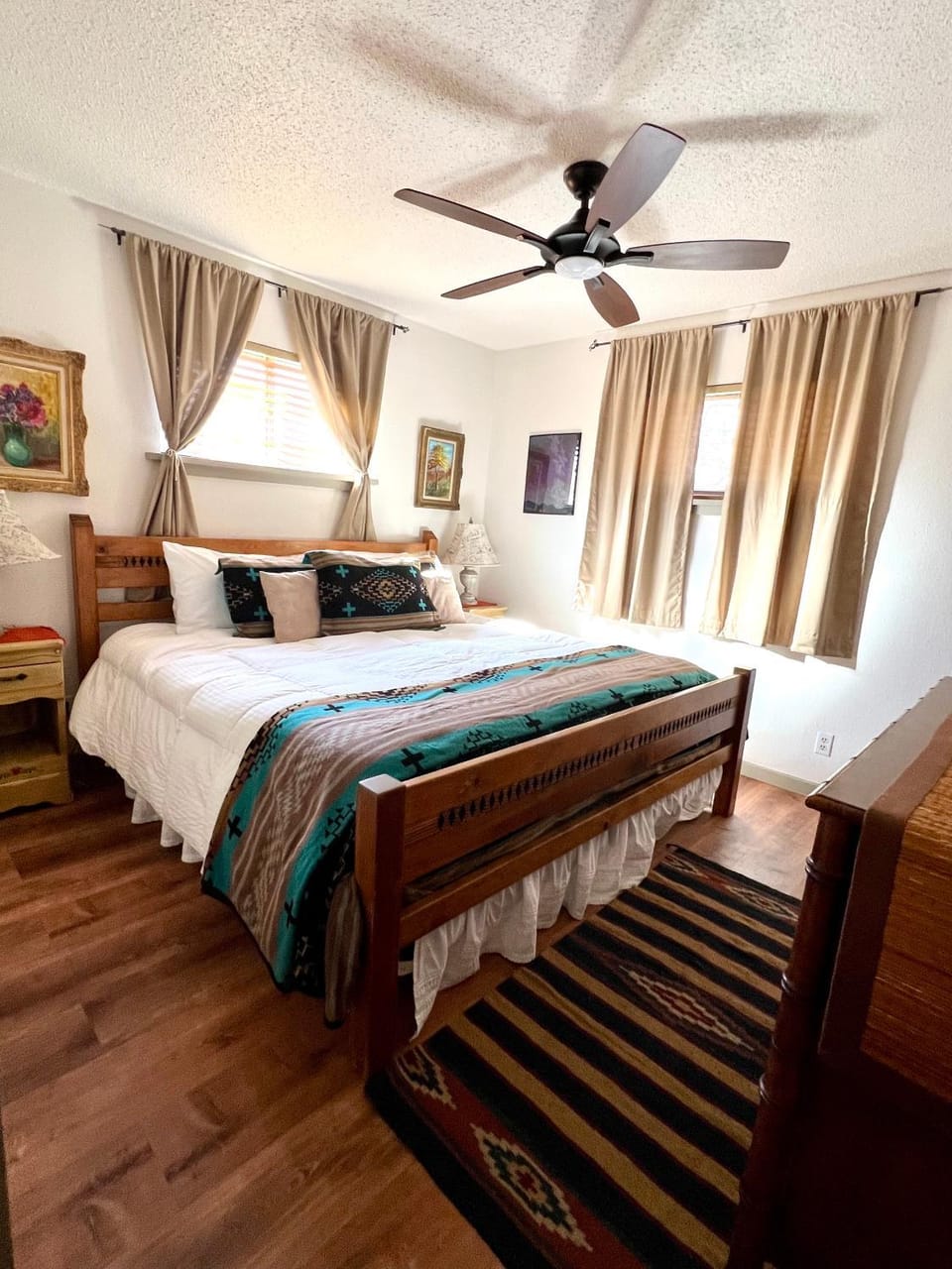 Bed, Photo of the whole room, Bedroom, fireplace