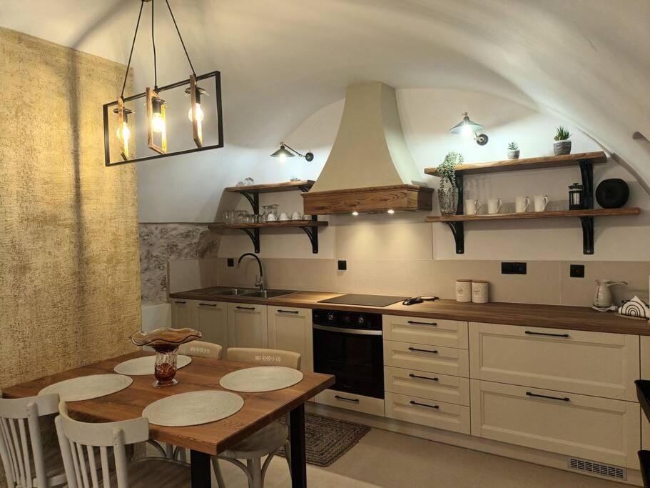 Tsolakis Luxury House 2 Apartment in Leonidio