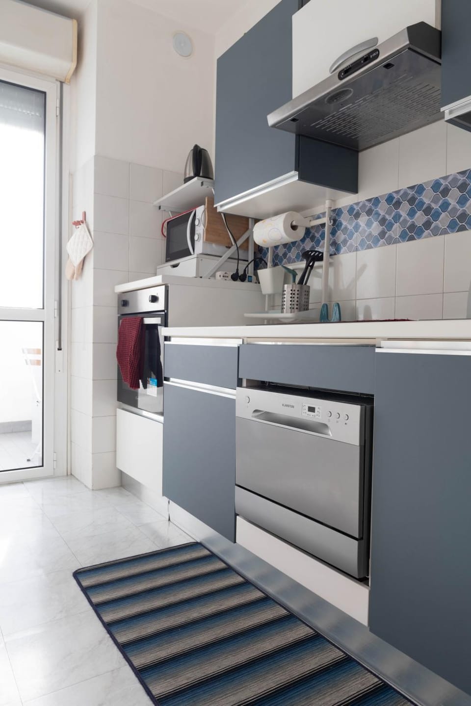 Kitchen or kitchenette, kitchen