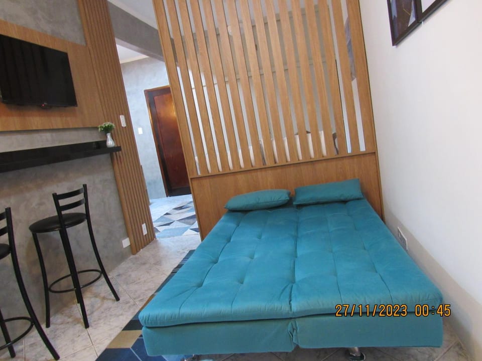 Bed, TV and multimedia, Living room