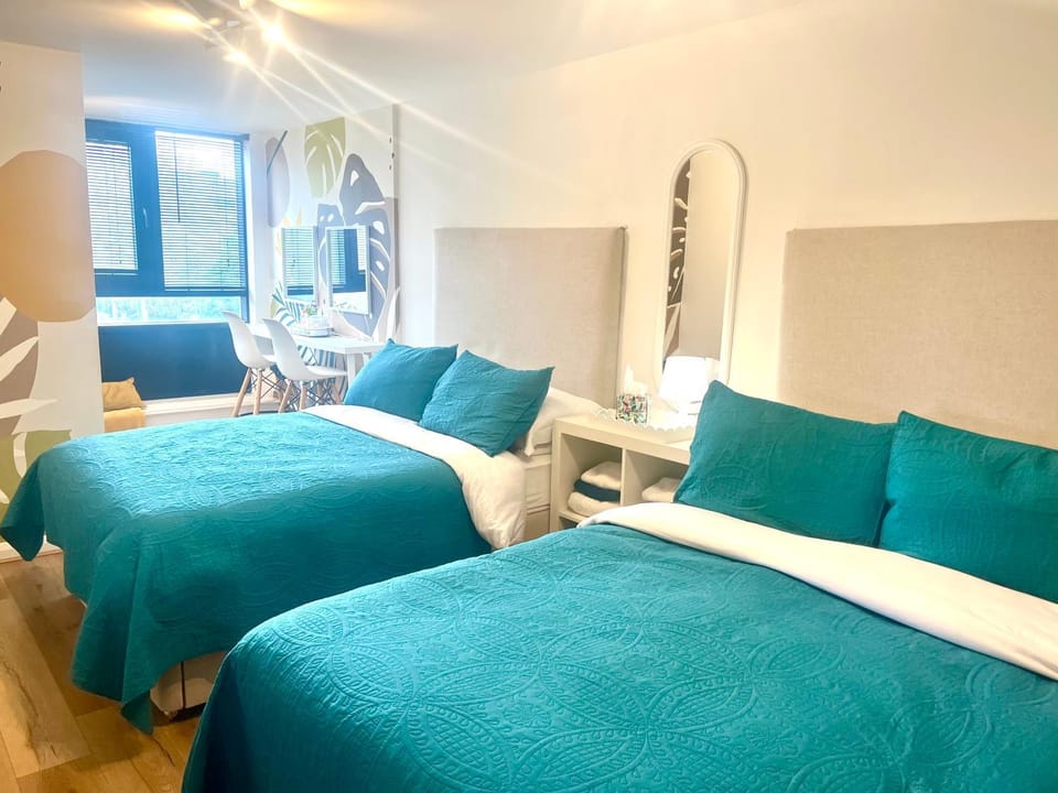 Spacious 3BR City Centre Apartment Free Parking Apartment in Liverpool