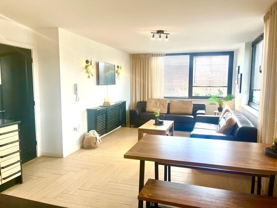 Spacious 3BR City Centre Apartment Free Parking Apartment in Liverpool
