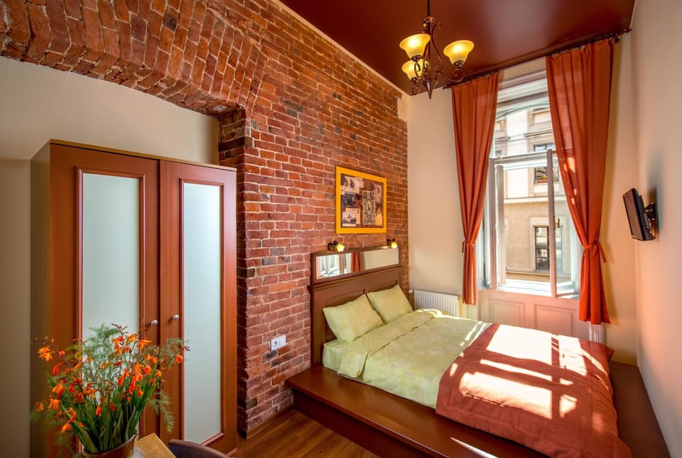 Bed, Photo of the whole room, Decorative detail, Decorative detail