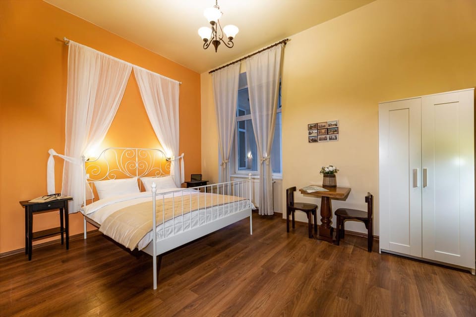 Bed, Photo of the whole room, Decorative detail