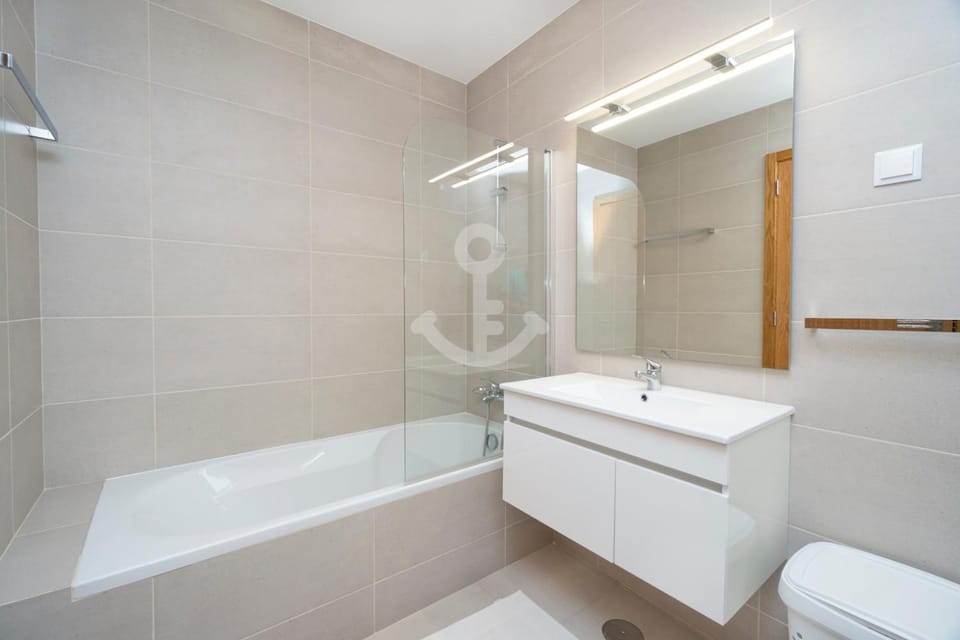 Bathroom, Bath, towels