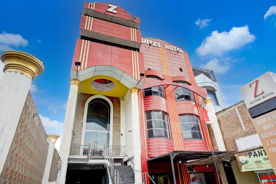 Facade/entrance