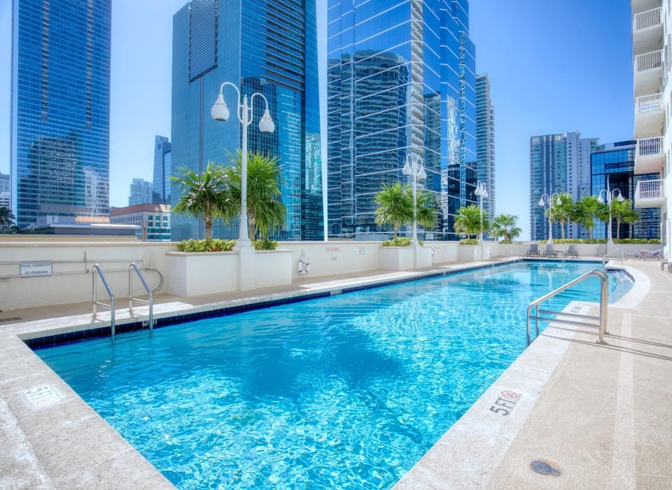 City view, Pool view, Swimming pool, sunbed