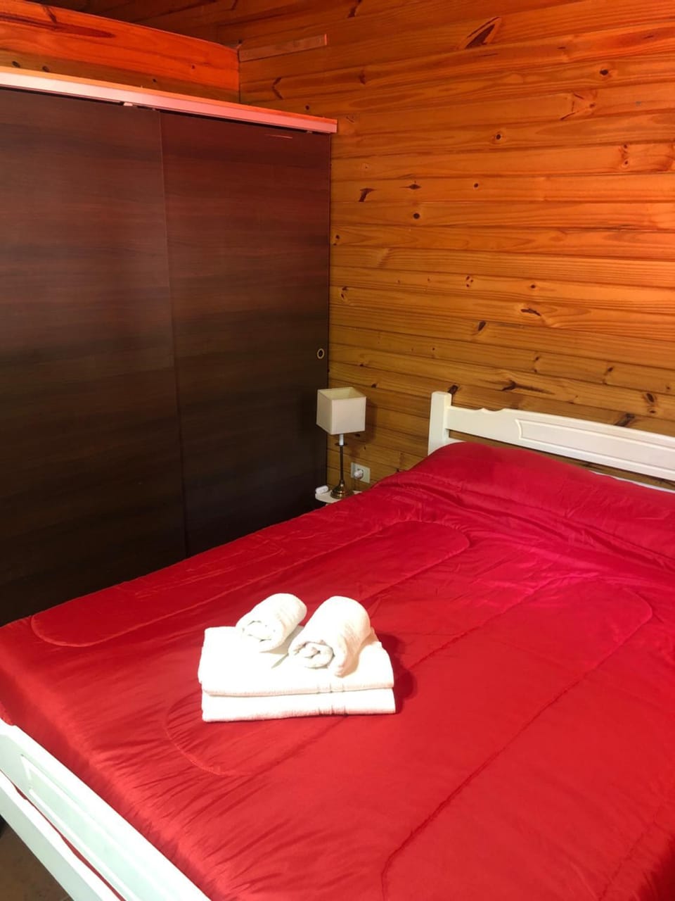 Bed, Photo of the whole room, Bedroom, towels