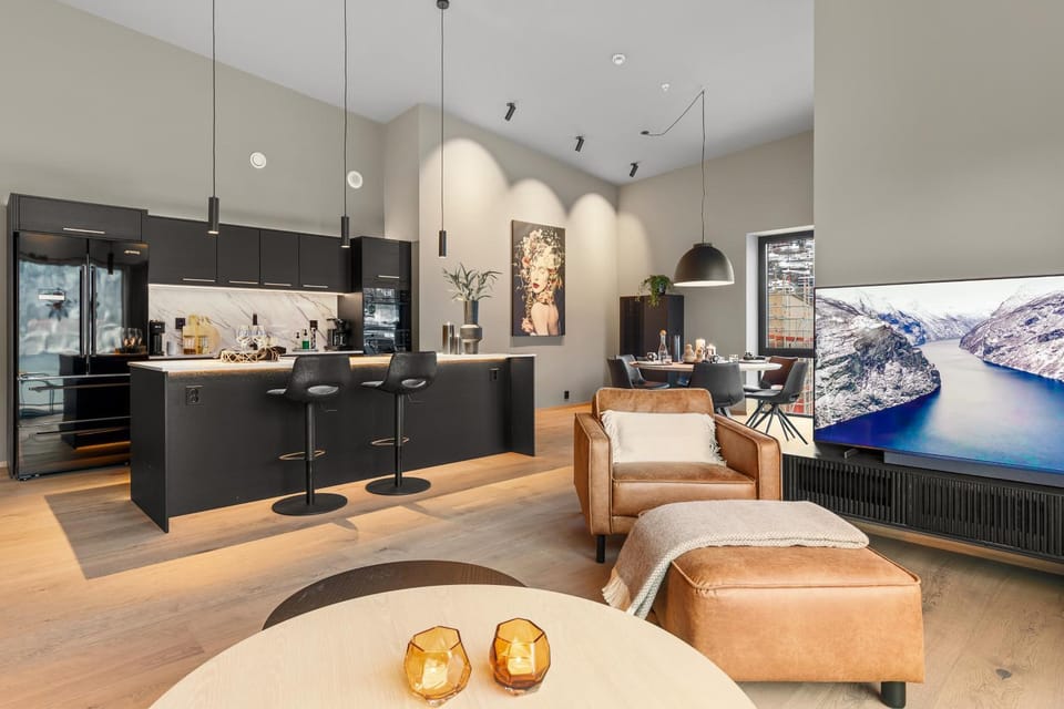 TV and multimedia, Kitchen or kitchenette, Seating area