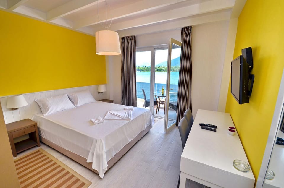TV and multimedia, Bedroom, Sea view
