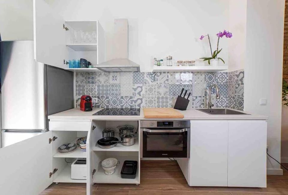 Studio chic avec terrasse, lumineux et calme 2 Apartment in Valencia