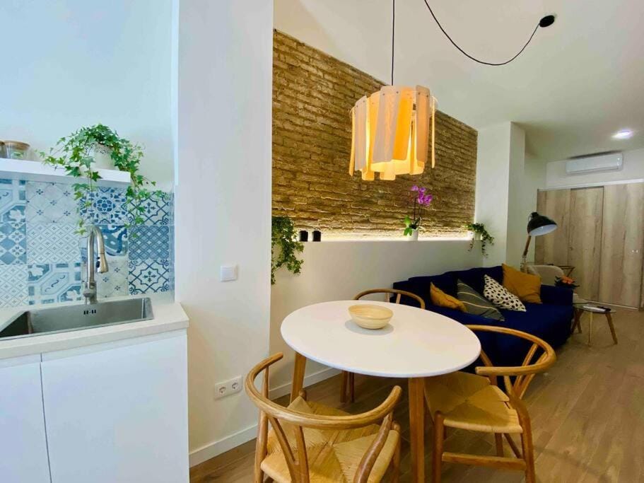 Studio chic avec terrasse, lumineux et calme 2 Apartment in Valencia