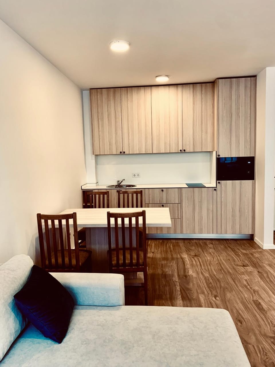 Kitchen or kitchenette, Living room, Seating area, Dining area