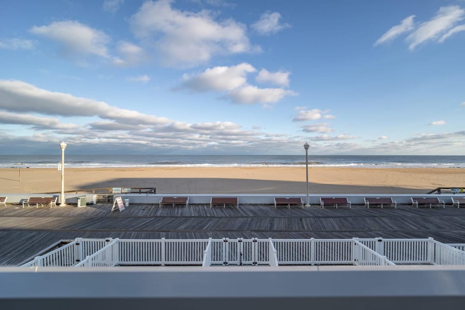 Boardwalk NC 1009-5 Apartment in Ocean City