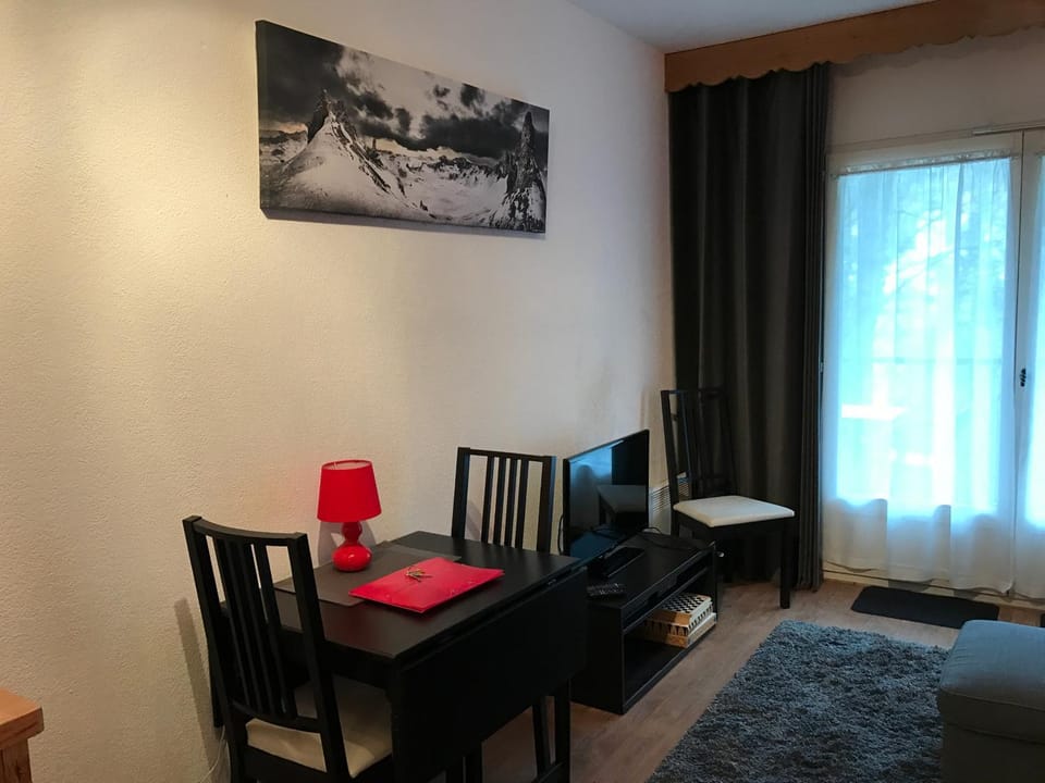 TV and multimedia, Dining area