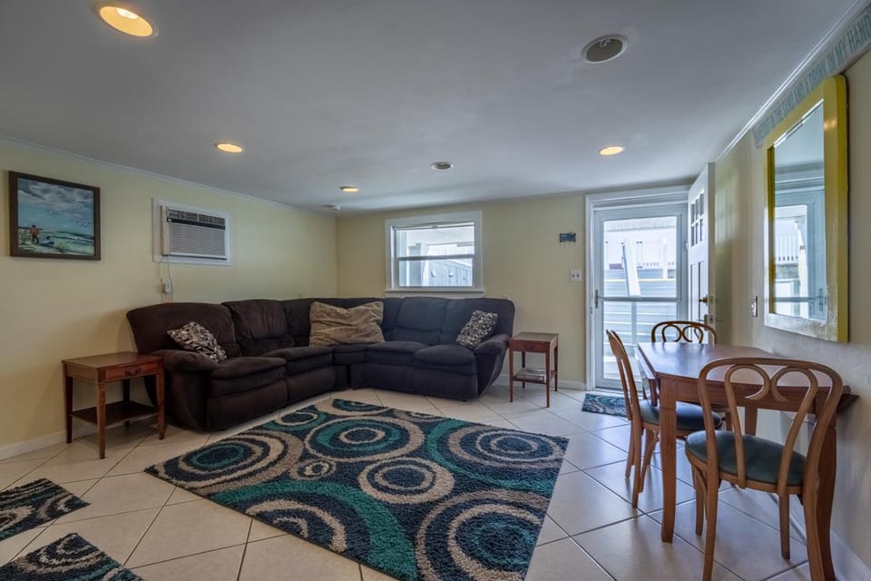Ocean Front Nancy Claire 1 -Bunker Apartment in Ocean City