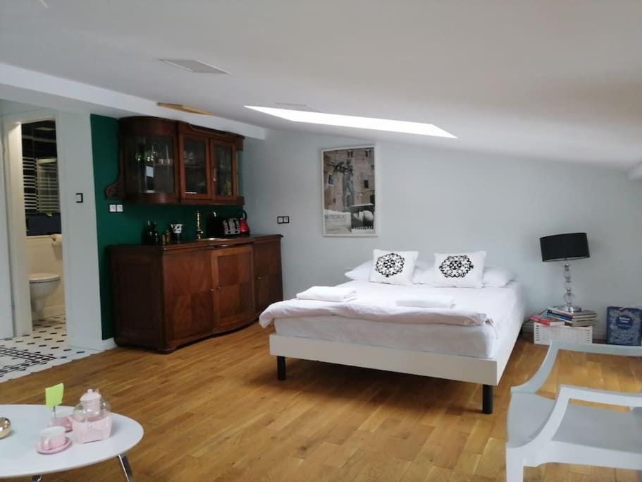 Z widokiem- Old Town Apartment in Krakow