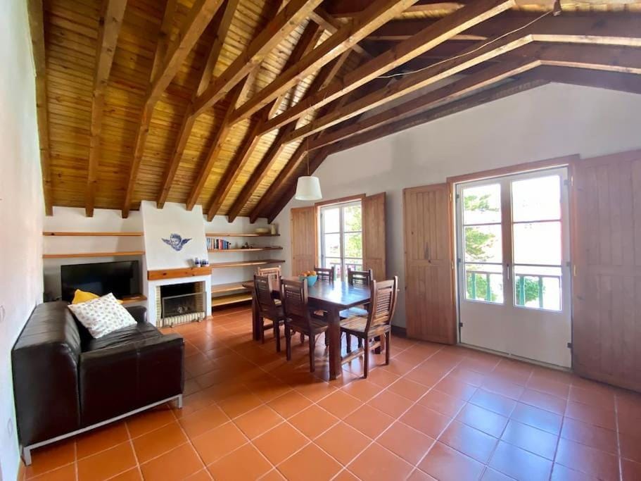 The Captain’s House - 2min walking from the beach Apartment in Sesimbra