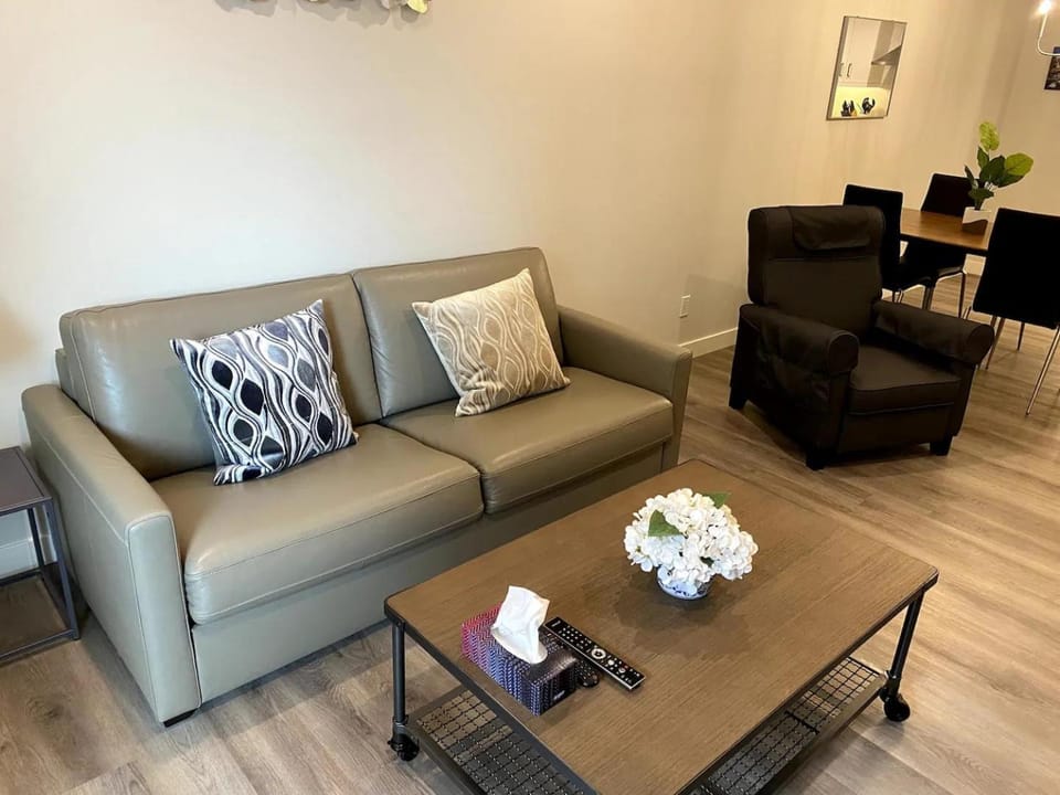 Luxury unit in the heart of Canmore Apartment in Canmore