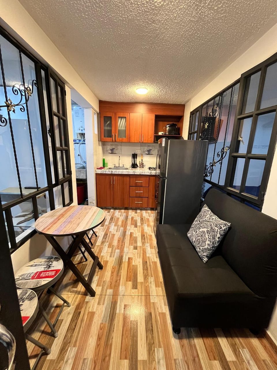 Kitchen or kitchenette, Seating area