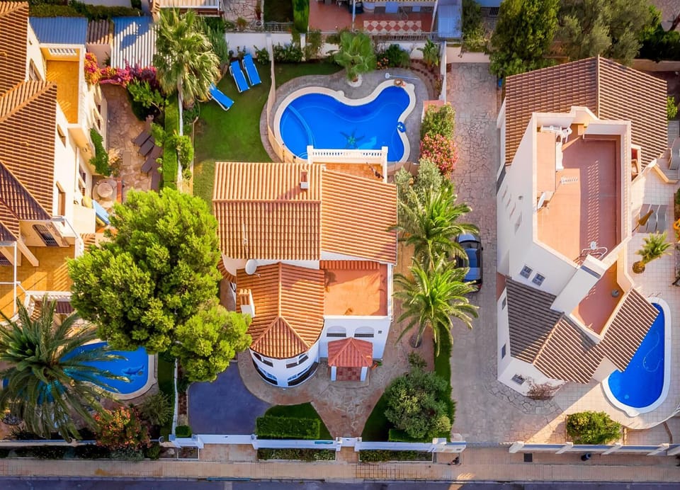 Facade/entrance, Bird's eye view, Pool view, Street view