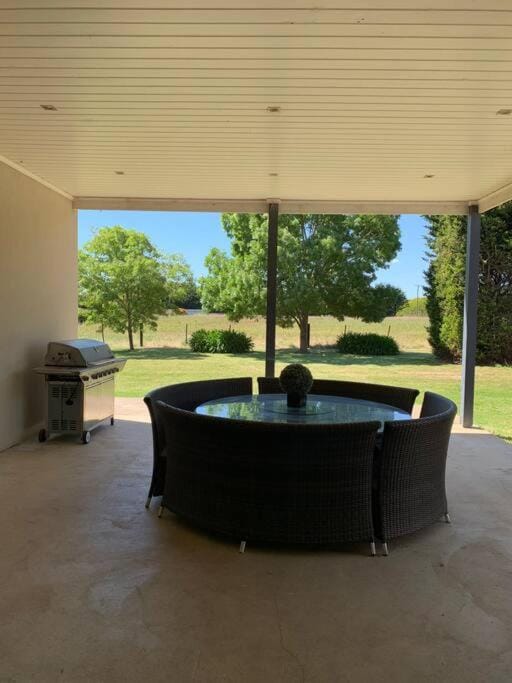 Dining area, Garden view