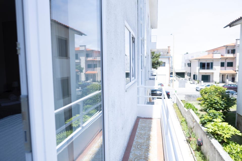 Neighbourhood, Balcony/Terrace, Street view