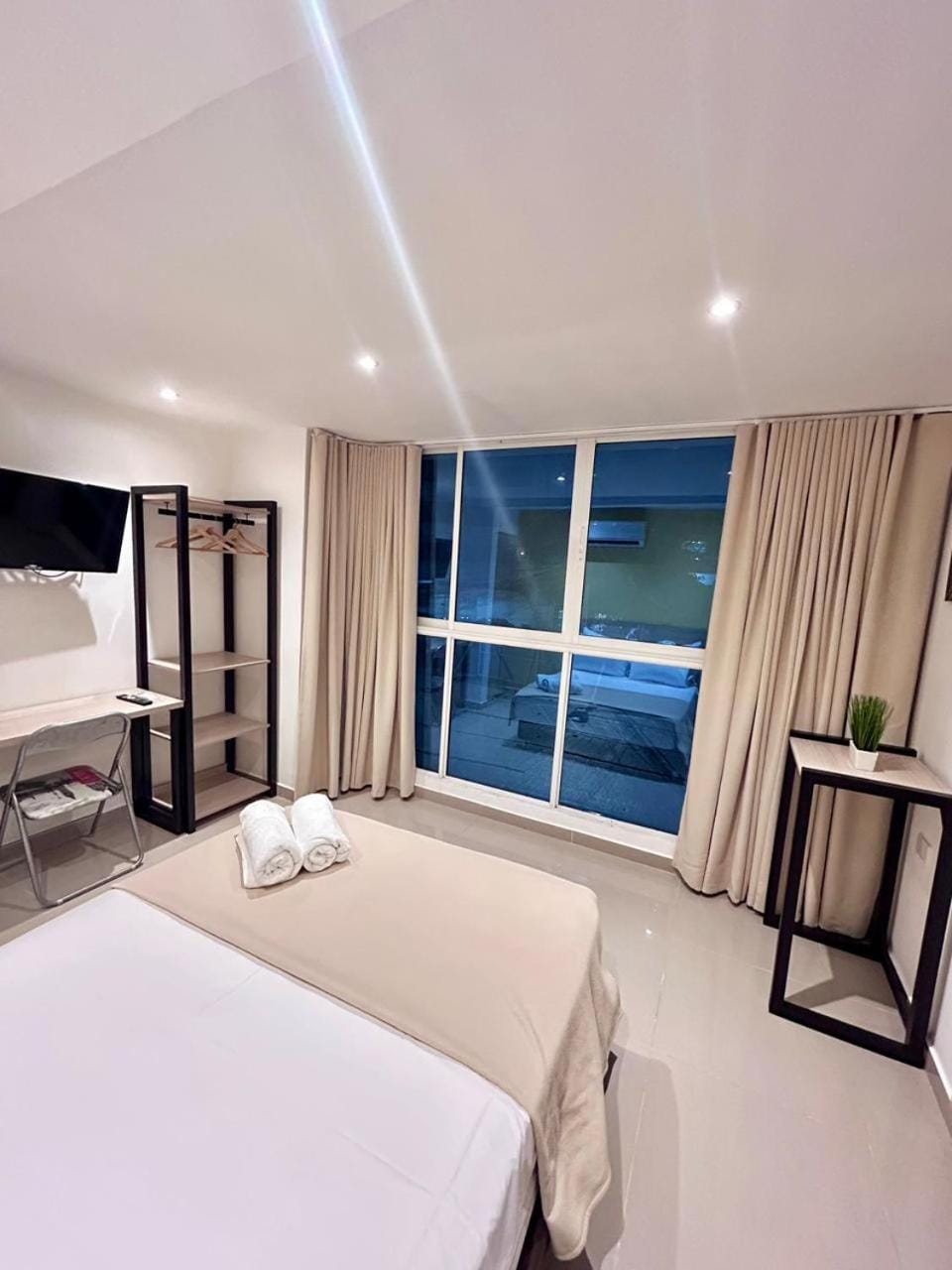 Bed, Photo of the whole room