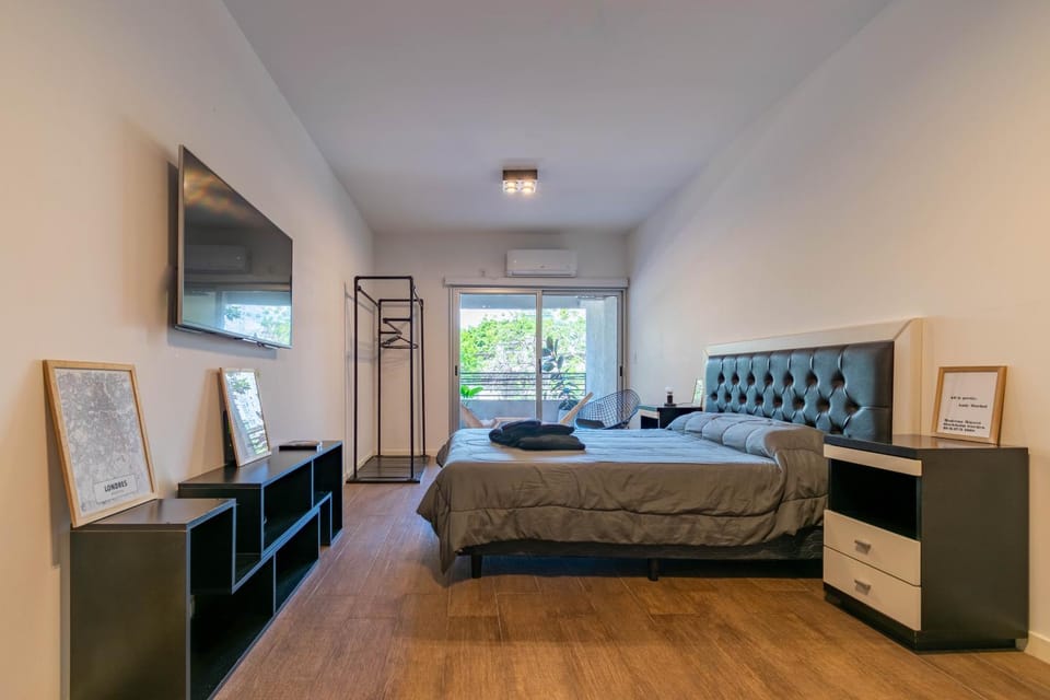 Bed, TV and multimedia, Living room, Photo of the whole room, Bedroom