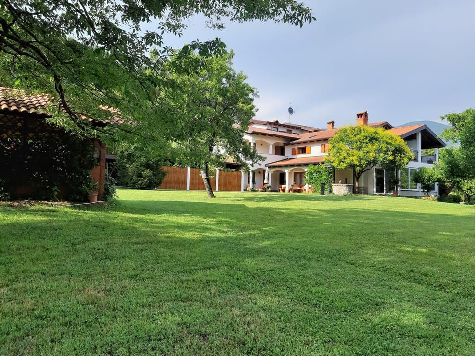 Property building, Neighbourhood, Natural landscape, BBQ facilities, Children play ground, Garden, Hiking