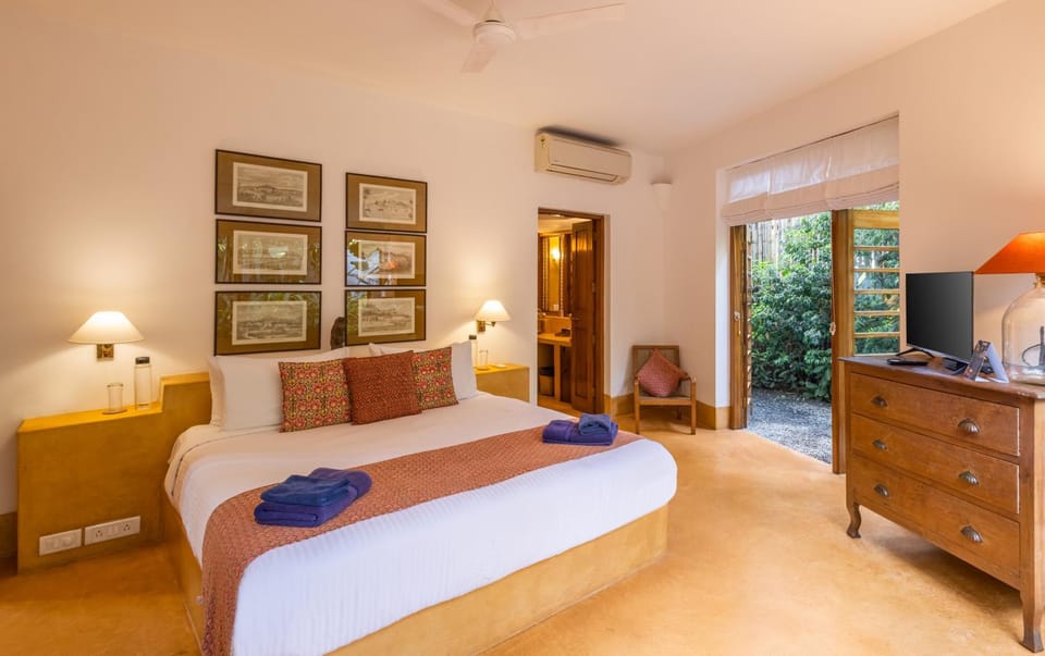 Bed, TV and multimedia, Photo of the whole room, Bedroom, air conditioner