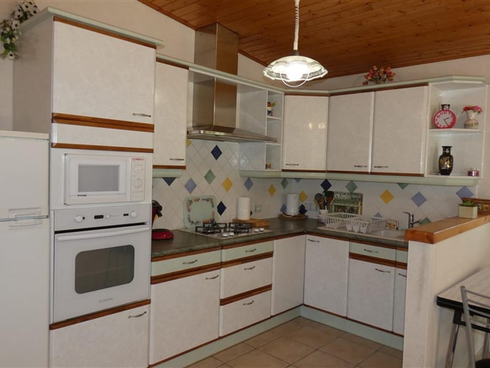 Maison 2 chambres proche plage et commerces, terrasse couverte - FR-1-323-284 House in Saint-Jean-de-Monts