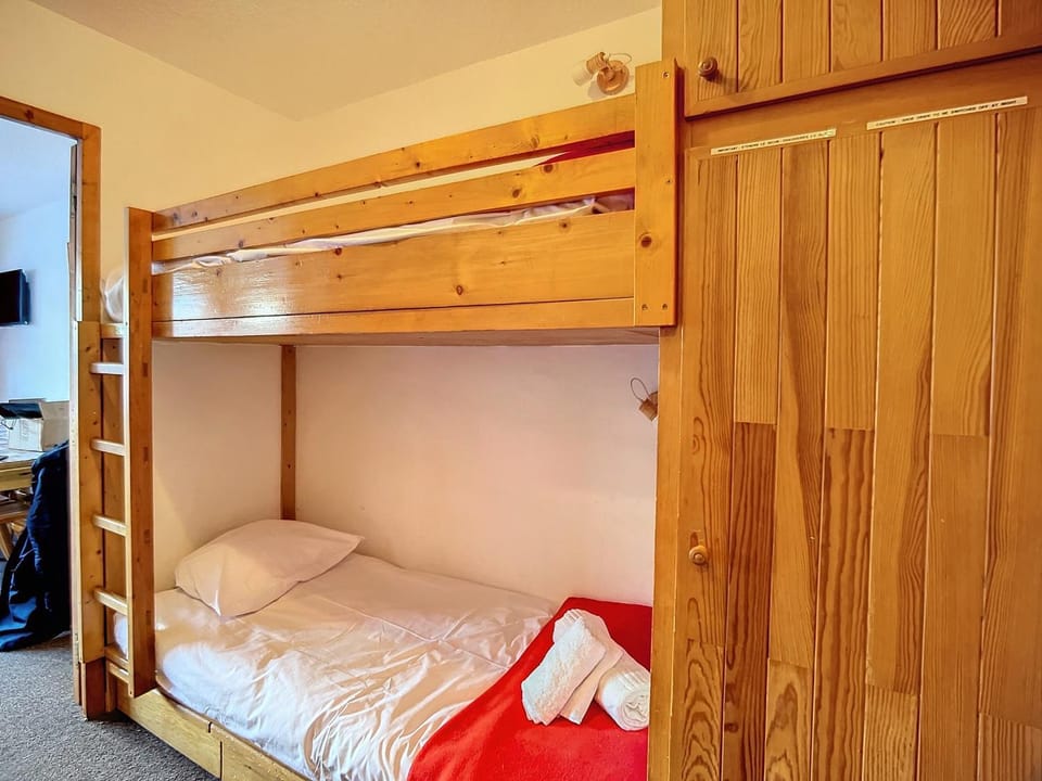 Appartement Ski-in/Ski-out avec Parking privé et Wi-Fi à Méribel - FR-1-688-74 Apartment in Les Allues