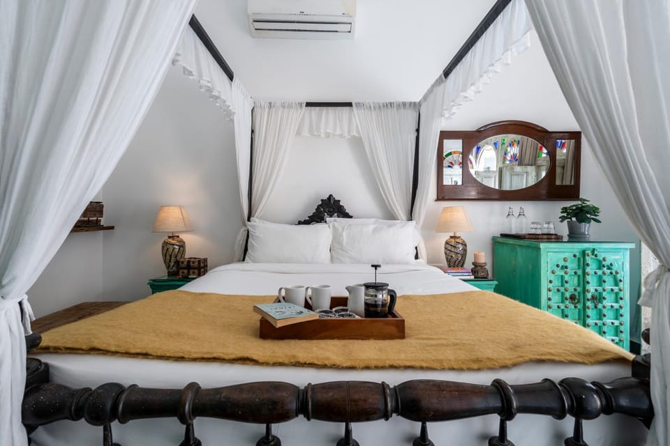 Bed, Bedroom, air conditioner
