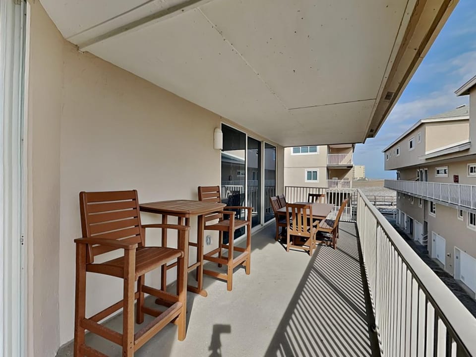 Balcony/Terrace, Seating area, furniture