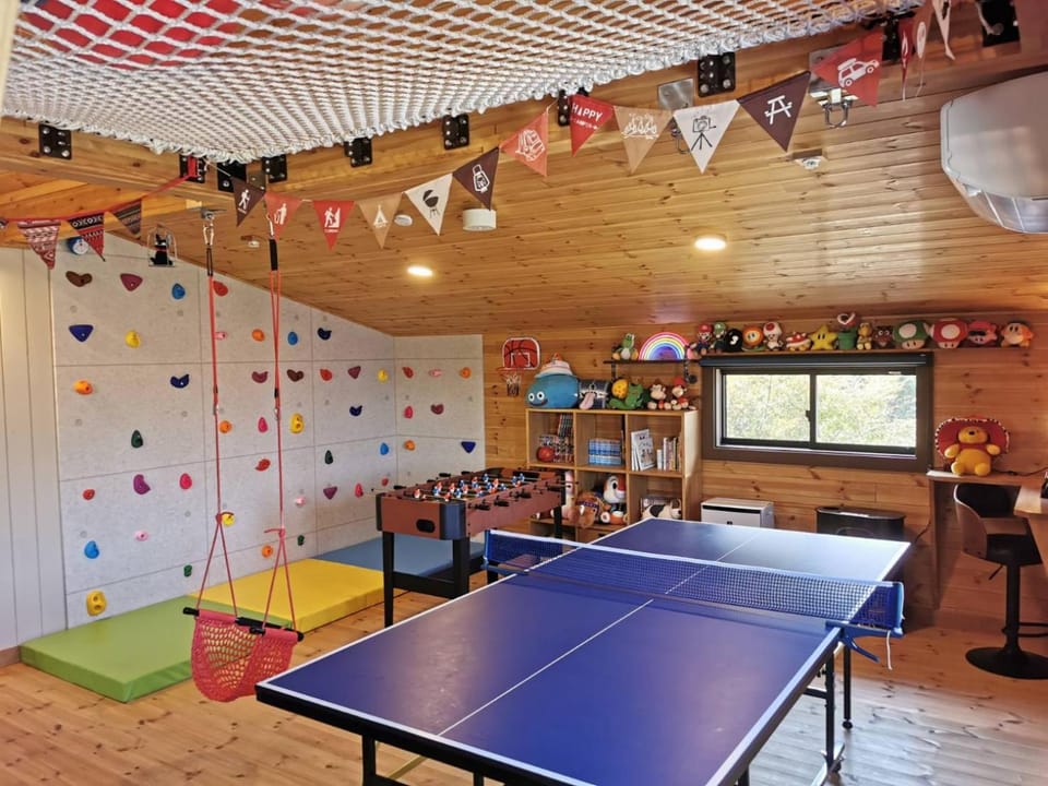 Table tennis