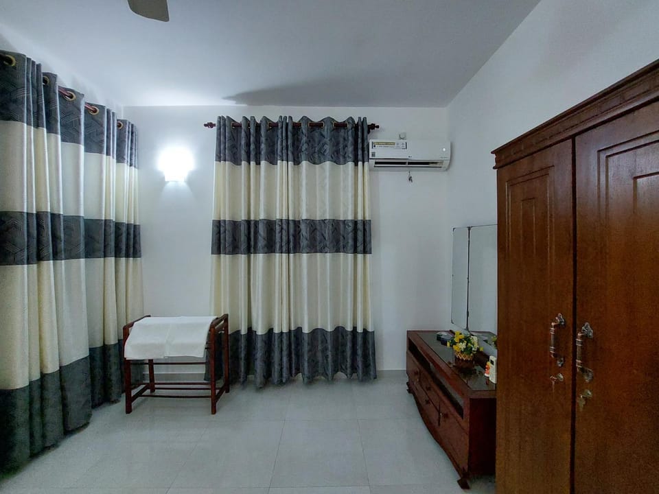 wardrobe, air conditioner