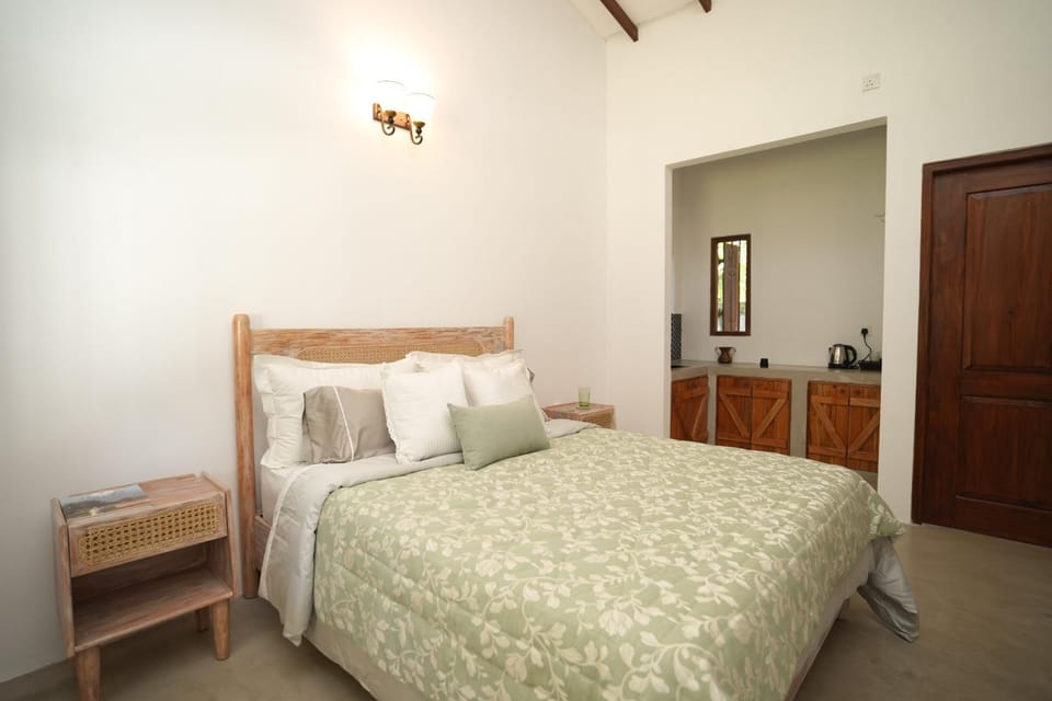 Kitchen or kitchenette, Bedroom