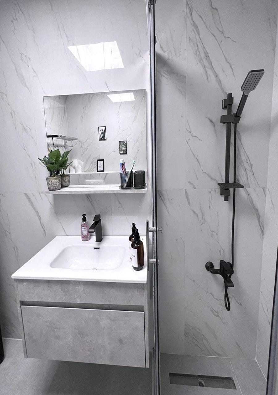 Shower, Bathroom