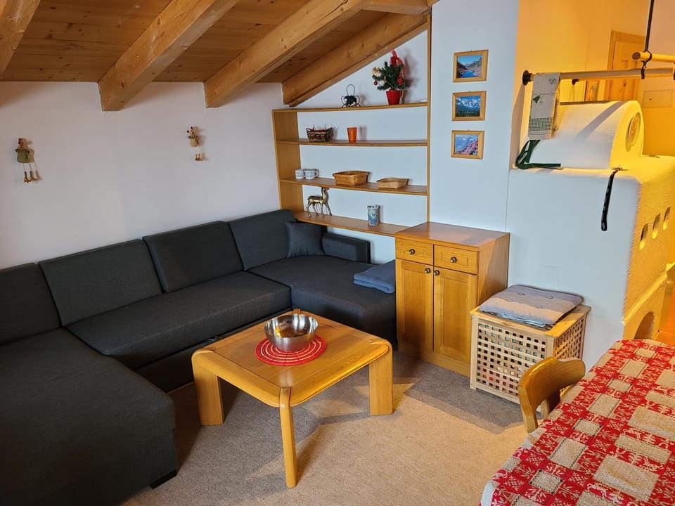 Bed, Living room